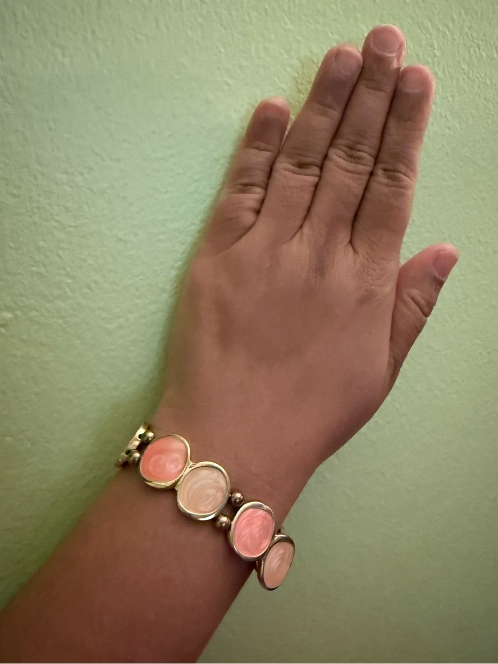 Gold-Tone Pink Shell Disc Stretch Bracelet